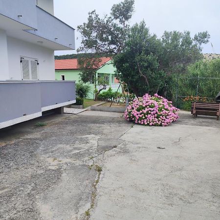 לופאר Apartment Valeria מראה חיצוני תמונה