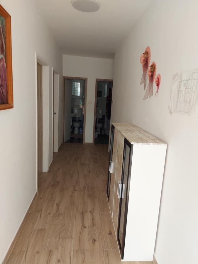 לופאר Apartment Valeria מראה חיצוני תמונה