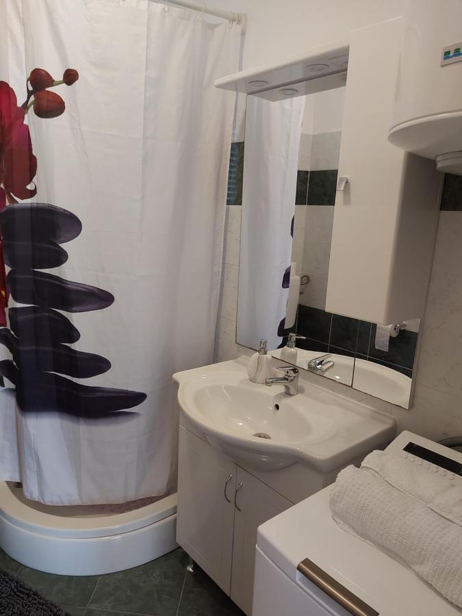 לופאר Apartment Valeria מראה חיצוני תמונה